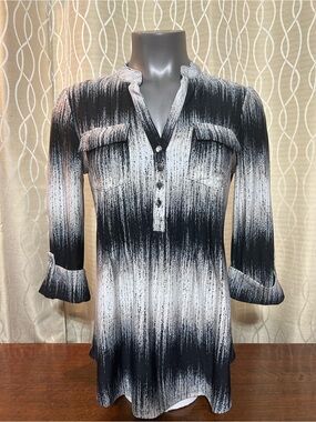 Cocomo Black & White Ombre Henley Tunic